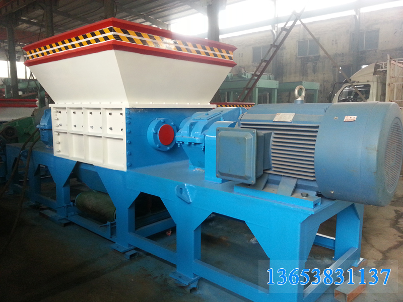 131.廢紙撕碎機(jī)