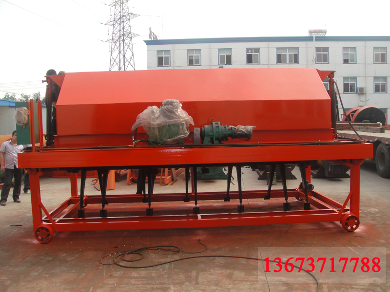 11_堆肥發(fā)酵翻堆機-1