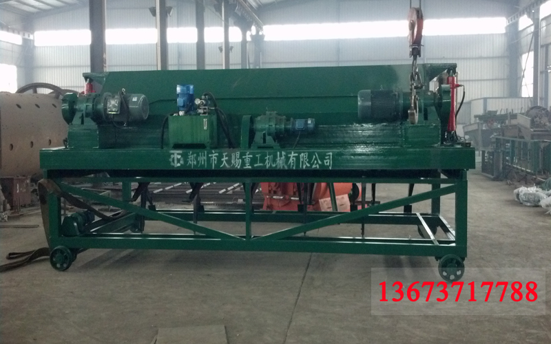 11_堆肥發(fā)酵翻堆機-4