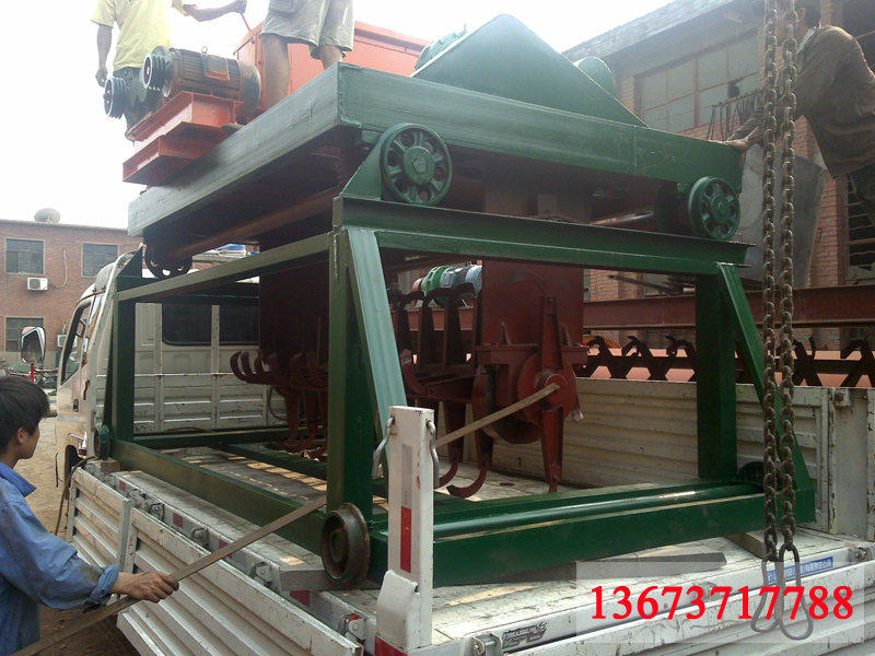 11_堆肥發(fā)酵翻堆機-6